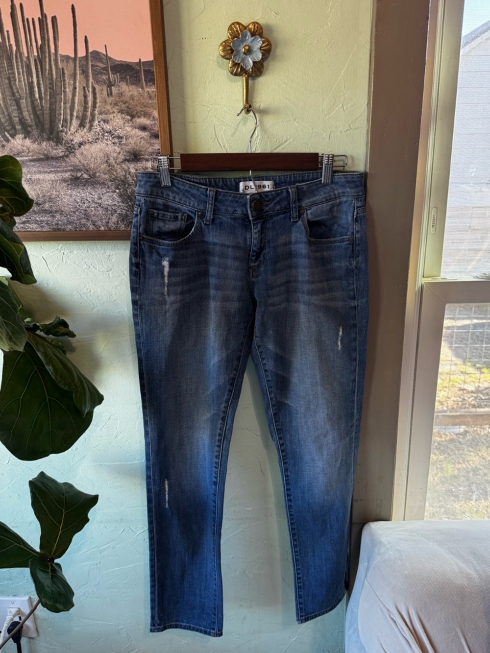 DL1961 Distressed Riley Boyfriend Jean, Size 26